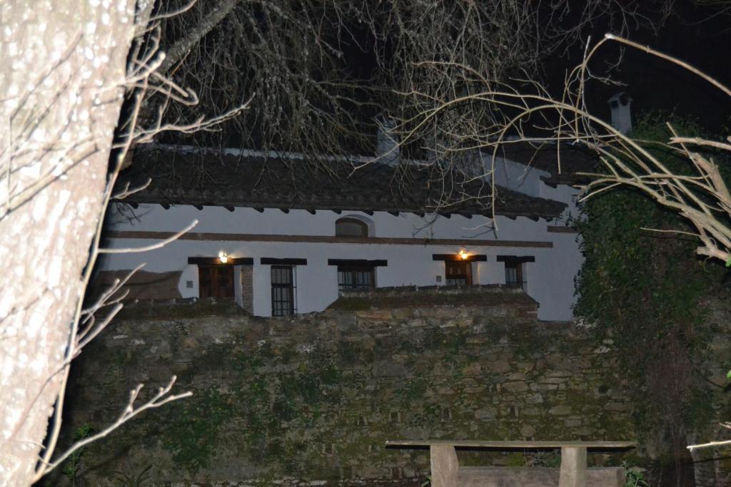 Апартаменты El Molino Del Corcho Казалла де ла Сиерра Экстерьер фото